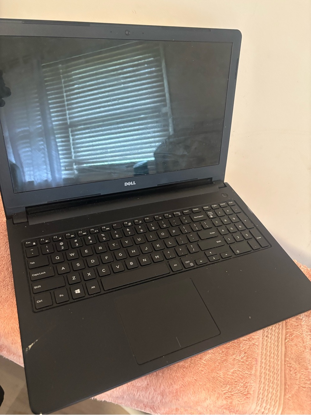 Dell Black Laptop-no charger